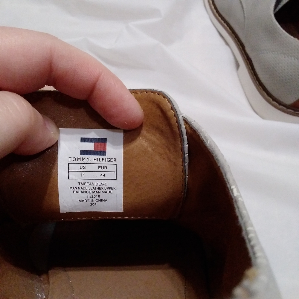 Tommy Hilfiger Seaside Men's 11 Gray EXCELLENT - Picture 9 of 9